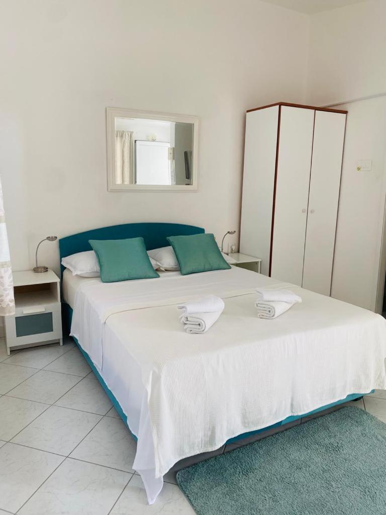 Apartments Milicevic Rogoznica  Extérieur photo