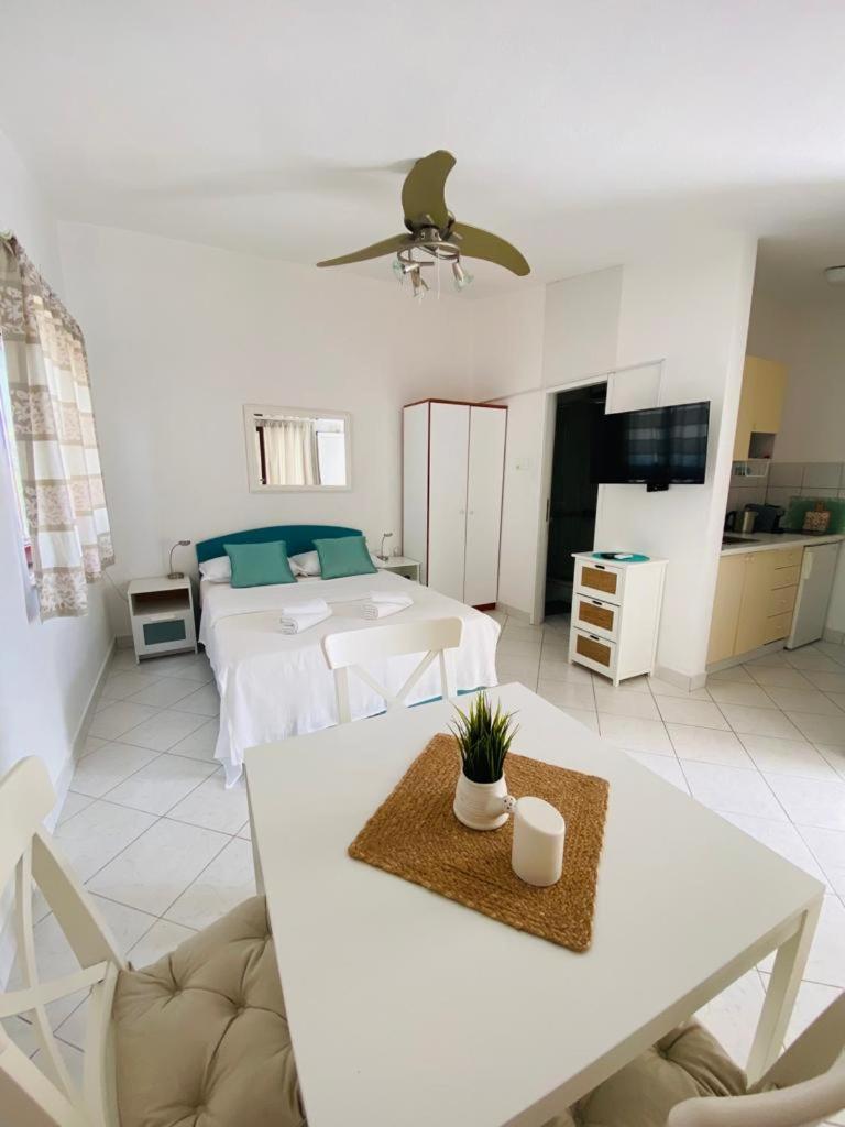 Apartments Milicevic Rogoznica  Extérieur photo